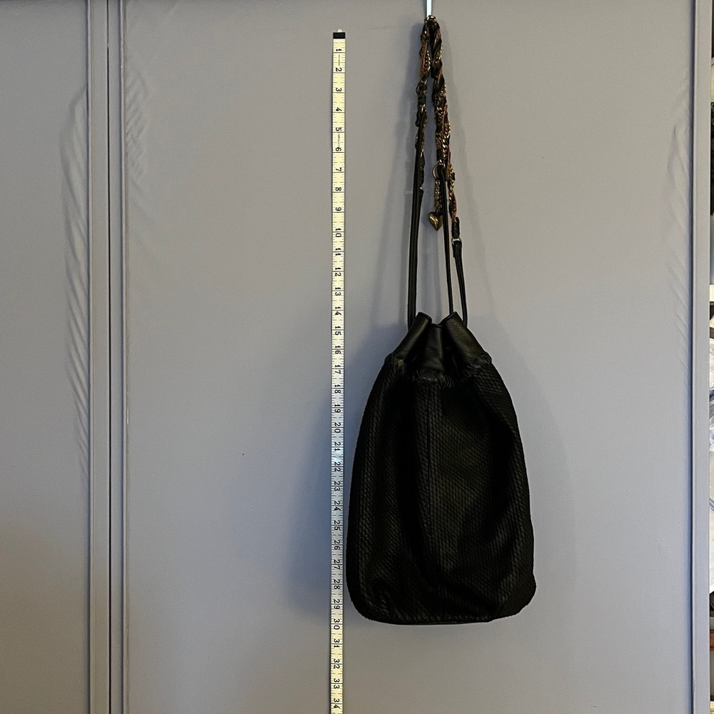 Rhythm & Rhyme Textured Black Leather Bucket Bag - Picture 13 of 16